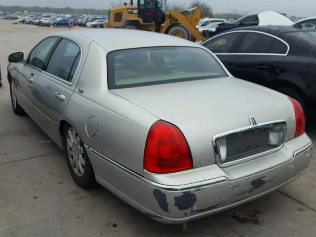 1LNHM82V37Y634215 - 2007 LINCOLN TOWN CAR S SILVER photo 3