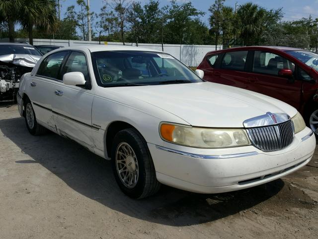 1LNHM82W6XY661658 - 1999 LINCOLN TOWN CAR S WHITE photo 1