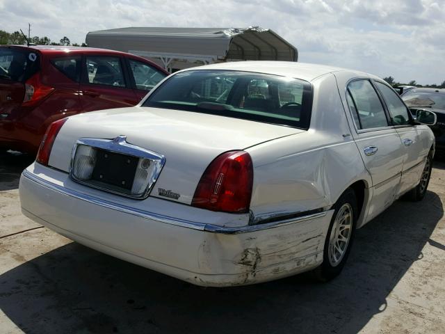 1LNHM82W6XY661658 - 1999 LINCOLN TOWN CAR S WHITE photo 4