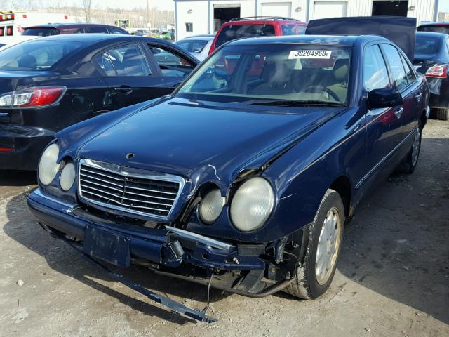 WDBJF82H6XX021827 - 1999 MERCEDES-BENZ E 320 4MAT BLUE photo 2