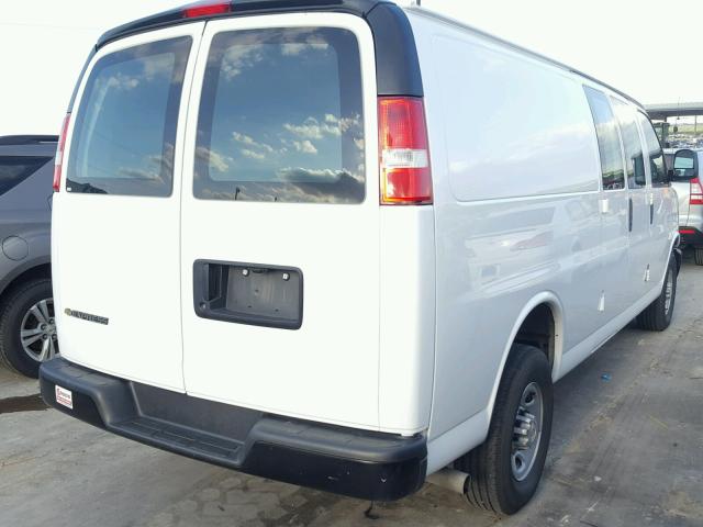 1GCWGBFF7H1238530 - 2017 CHEVROLET EXPRESS G2 WHITE photo 4