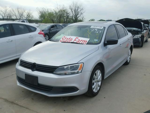 3VW2K7AJ5CM337121 - 2012 VOLKSWAGEN JETTA BASE 银色 照片 2