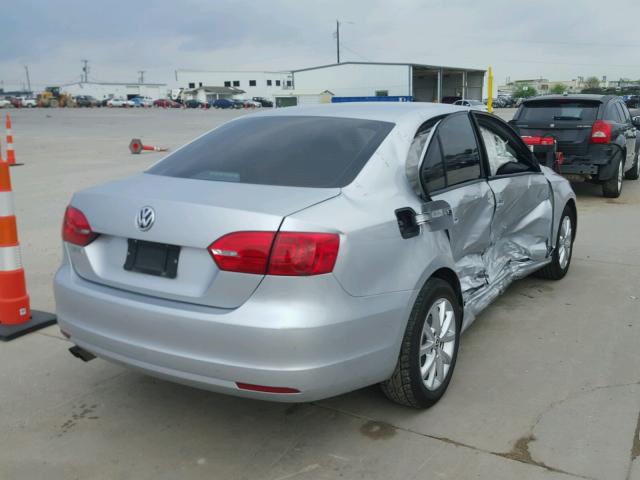 3VW2K7AJ5CM337121 - 2012 VOLKSWAGEN JETTA BASE 银色 照片 4