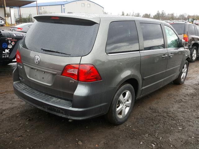 2V4RW3D13AR395444 - 2010 VOLKSWAGEN ROUTAN SE GRAY photo 4