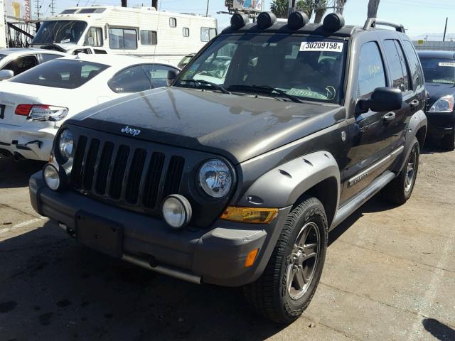 1J4GL38K65W575604 - 2005 JEEP LIBERTY RE GRAY photo 2