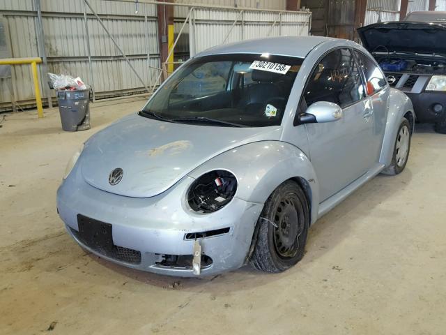 3VWPW3AGXAM009083 - 2010 VOLKSWAGEN NEW BEETLE 银色 照片 2