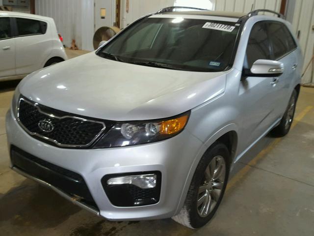 5XYKW4A29BG120052 - 2011 KIA SORENTO SX SILVER photo 2