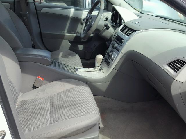 1G1ZB5E11BF315043 - 2011 CHEVROLET MALIBU LS თეთრი ფოტო 5