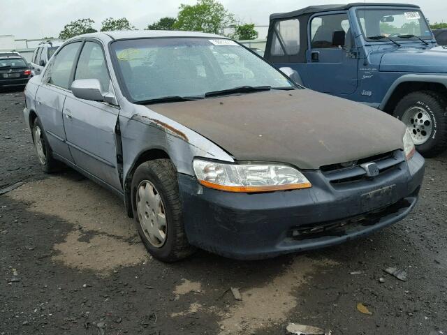 1HGCG5548XA095852 - 1999 HONDA ACCORD LX SILVER photo 1