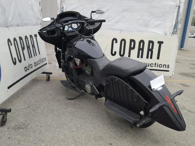 5VPDA36N8F3039530 - 2015 VICTORY MOTORCYCLES CROSS COUN BLACK photo 3