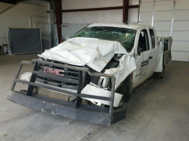 1GTHK79K29E103723 - 2009 GMC SIERRA K35 WHITE photo 2