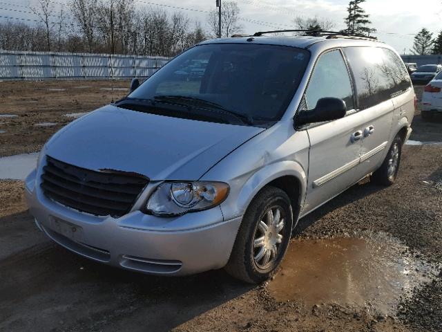 2A4GP54L06R776598 - 2006 CHRYSLER TOWN & COU SILVER photo 2