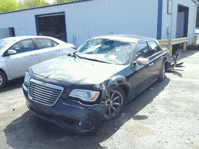 2C3CCACG2CH310190 - 2012 CHRYSLER 300 LIMITE BLACK photo 2