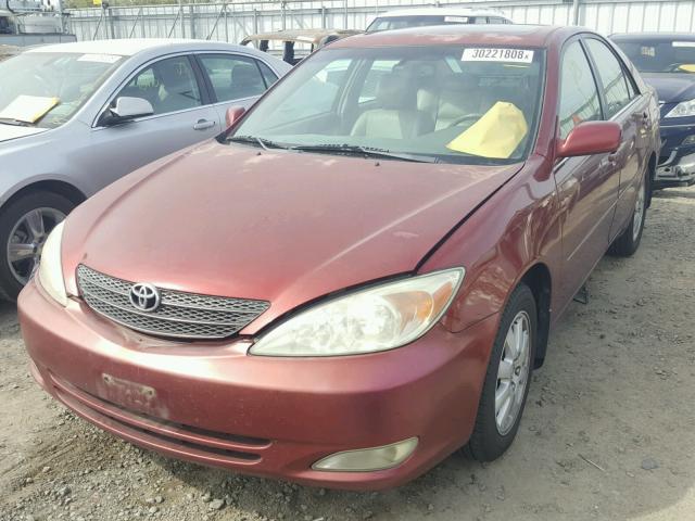 4T1BE32K13U196615 - 2003 TOYOTA CAMRY LE RED photo 2