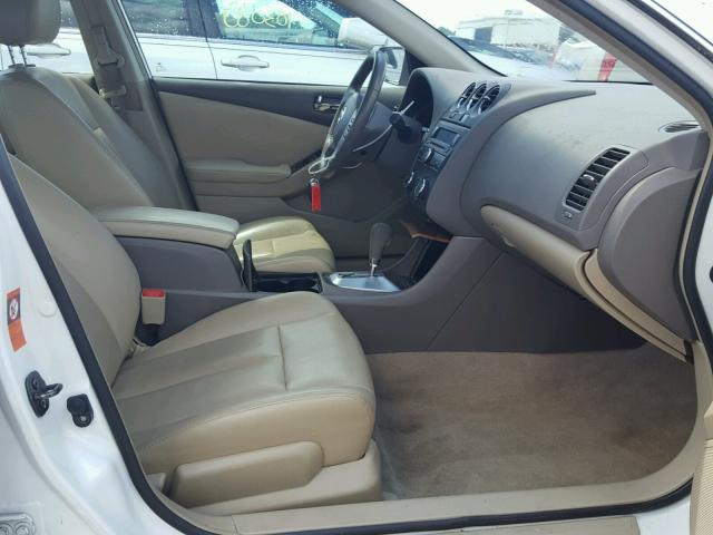 1N4AL21E38N424097 - 2008 NISSAN ALTIMA 2.5 WHITE photo 5