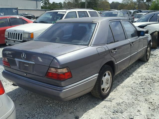 WDBEA32E4SC266554 - 1995 MERCEDES-BENZ E 320 BASE GRAY photo 4