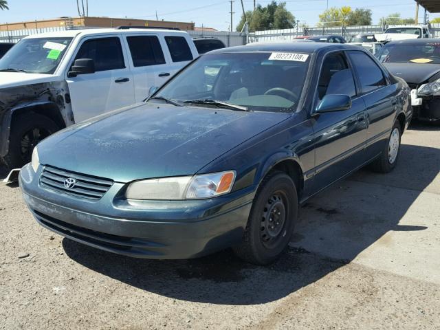 JT2BG22K6V0064316 - 1997 TOYOTA CAMRY LE GREEN photo 2