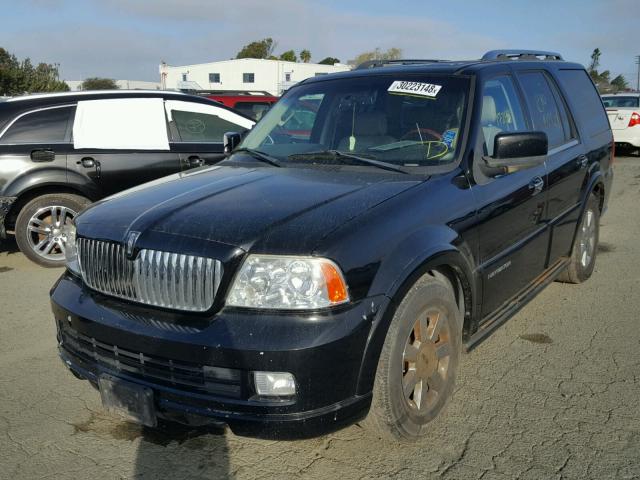5LMFU275X6LJ12932 - 2006 LINCOLN NAVIGATOR BLACK photo 2