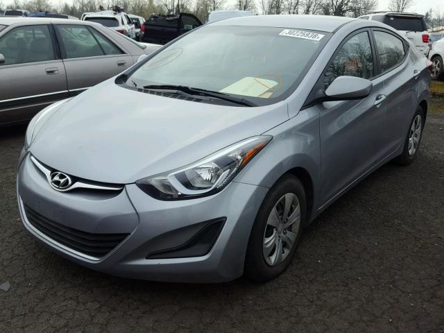 5NPDH4AE9GH705727 - 2016 HYUNDAI ELANTRA SE GRAY photo 2