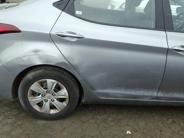 5NPDH4AE9GH705727 - 2016 HYUNDAI ELANTRA SE GRAY photo 9