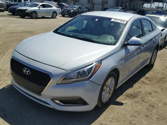 KMHE24L36HA063540 - 2017 HYUNDAI SONATA HYB SILVER photo 2