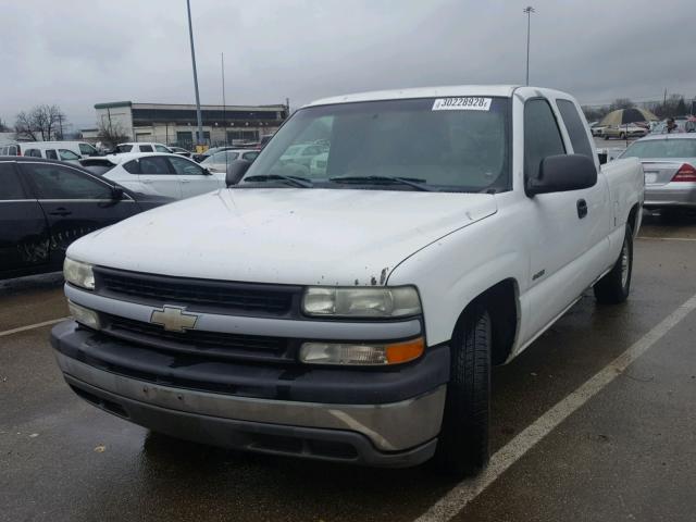 2GCEC19V621415204 - 2002 CHEVROLET SILVERADO WHITE photo 2