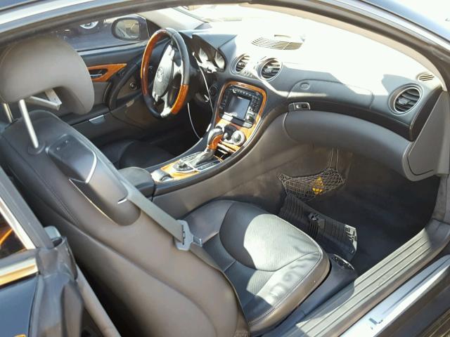 WDBSK75F13F017043 - 2003 MERCEDES-BENZ SL 500R BLACK photo 5