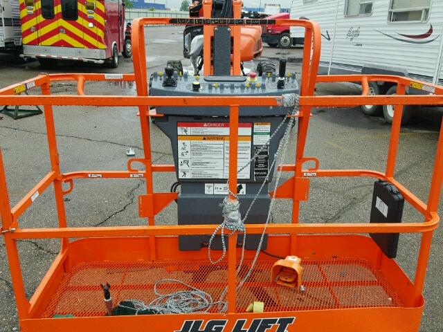 0300208935 - 2015 JLG LIFT ORANGE photo 9