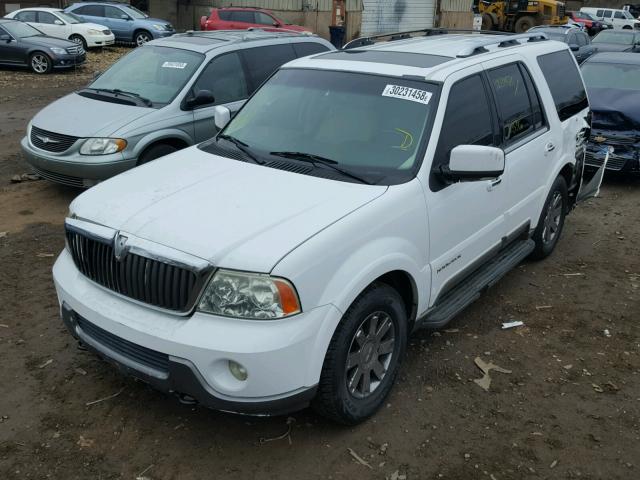 5LMFU28R33LJ02708 - 2003 LINCOLN NAVIGATOR თეთრი ფოტო 2