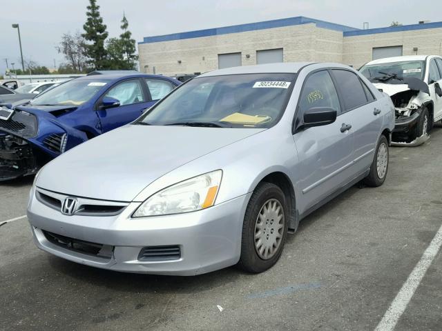 1HGCM561X7A204132 - 2007 HONDA ACCORD VAL SILVER photo 2