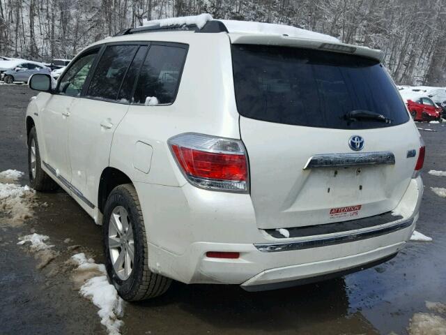 JTEBC3EH8C2010098 - 2012 TOYOTA HIGHLANDER WHITE photo 3