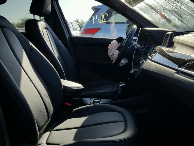 WBXHT3C3XH5F69704 - 2017 BMW X1 XDRIVE2 Grau Foto 5