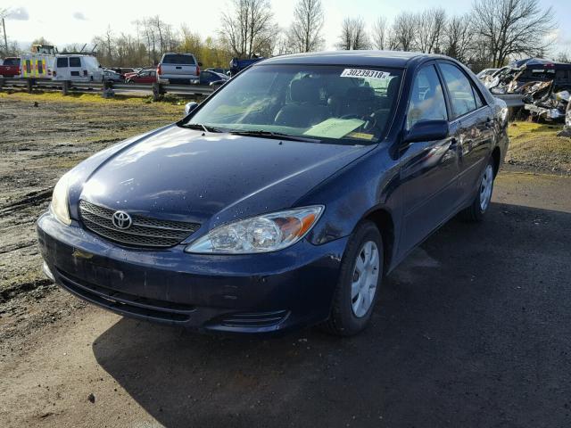 4T1BE32K83U182727 - 2003 TOYOTA CAMRY LE BLUE photo 2