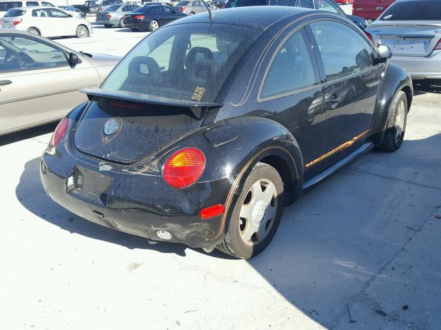 3VWCA21CXXM442027 - 1999 VOLKSWAGEN NEW BEETLE 黑色 照片 4