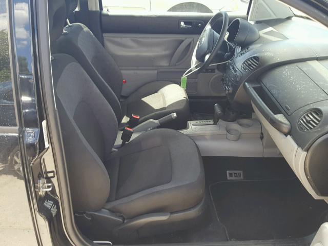 3VWCA21CXXM442027 - 1999 VOLKSWAGEN NEW BEETLE 黑色 照片 5