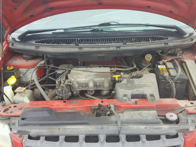 2P4FP2535TR589931 - 1996 PLYMOUTH VOYAGER RED photo 7