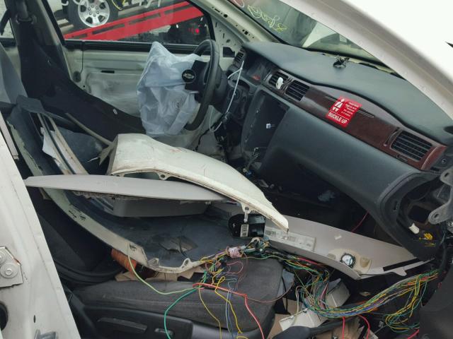 2G1WS551269394840 - 2006 CHEVROLET IMPALA POL WHITE photo 5