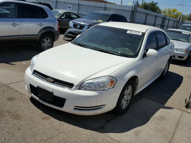 2G1WT57NX91248511 - 2009 CHEVROLET IMPALA 1LT WHITE photo 2