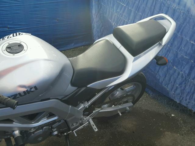 JS1VP53A532102285 - 2003 SUZUKI SV650 SILVER photo 6