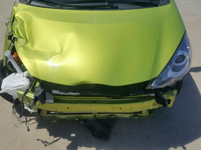 JTDKDTB38F1112912 - 2015 TOYOTA PRIUS C GREEN photo 7