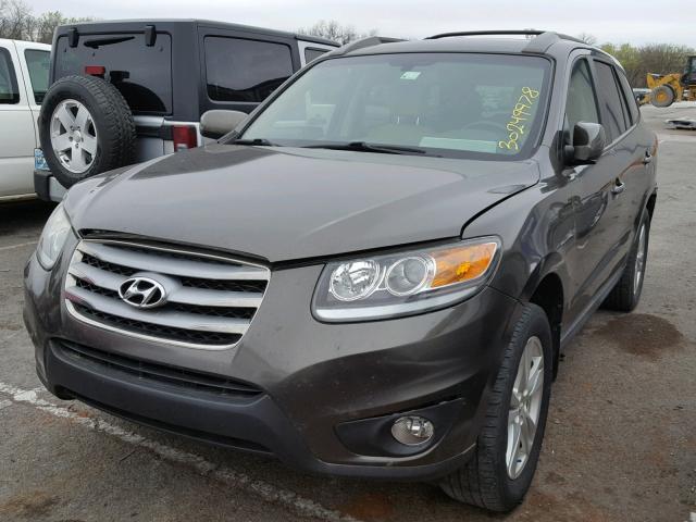 5XYZK4AG5CG132173 - 2012 HYUNDAI SANTA FE L BROWN photo 2