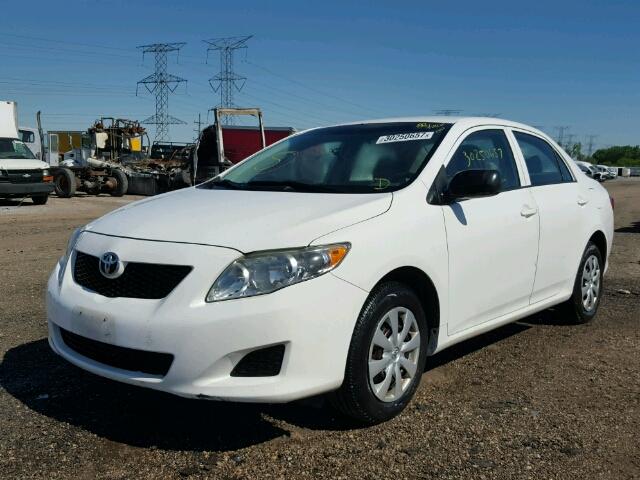 1NXBU40E69Z033960 - 2009 TOYOTA COROLLA BA WHITE photo 2