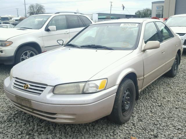 4T1BG22K0XU548786 - 1999 TOYOTA CAMRY CE TAN photo 2