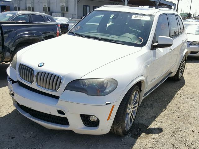 5UXZV8C57BL420661 - 2011 BMW X5 XDRIVE5 WHITE photo 2