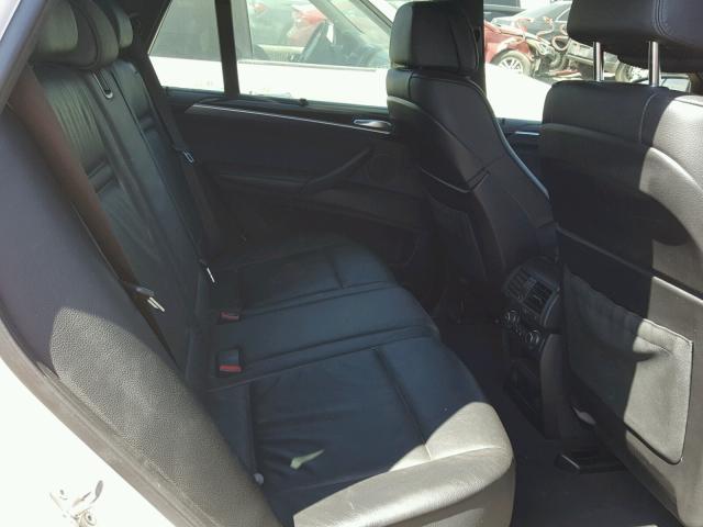 5UXZV8C57BL420661 - 2011 BMW X5 XDRIVE5 WHITE photo 6