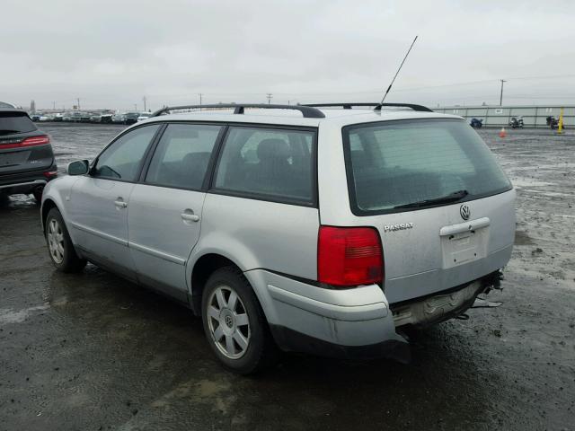 WVWNA23B5YE389051 - 2000 VOLKSWAGEN PASSAT GLS SILVER photo 3