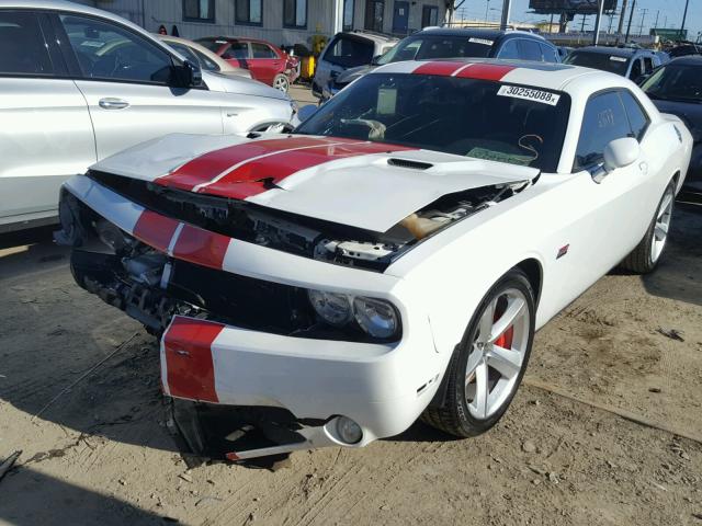 2C3CDYCJ4CH244095 - 2012 DODGE CHALLENGER WHITE photo 2