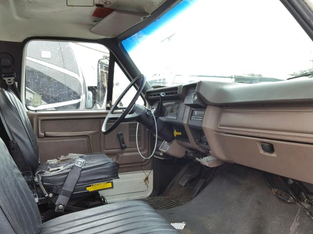 1FDMF70J3SVA70398 - 1995 FORD F700 WHITE photo 5