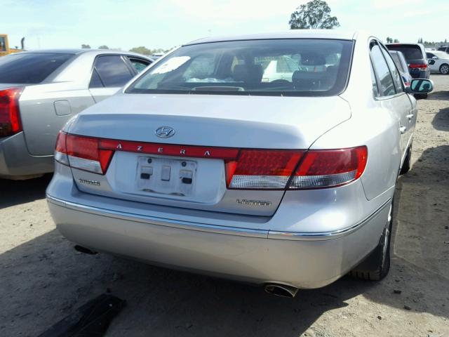 KMHFC46F26A095843 - 2006 HYUNDAI AZERA SE SILVER photo 4