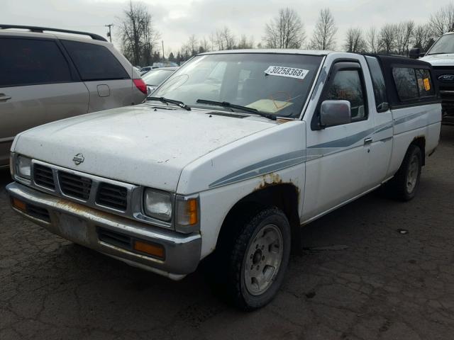 1N6SD16S9TC342557 - 1996 NISSAN TRUCK KING WHITE photo 2